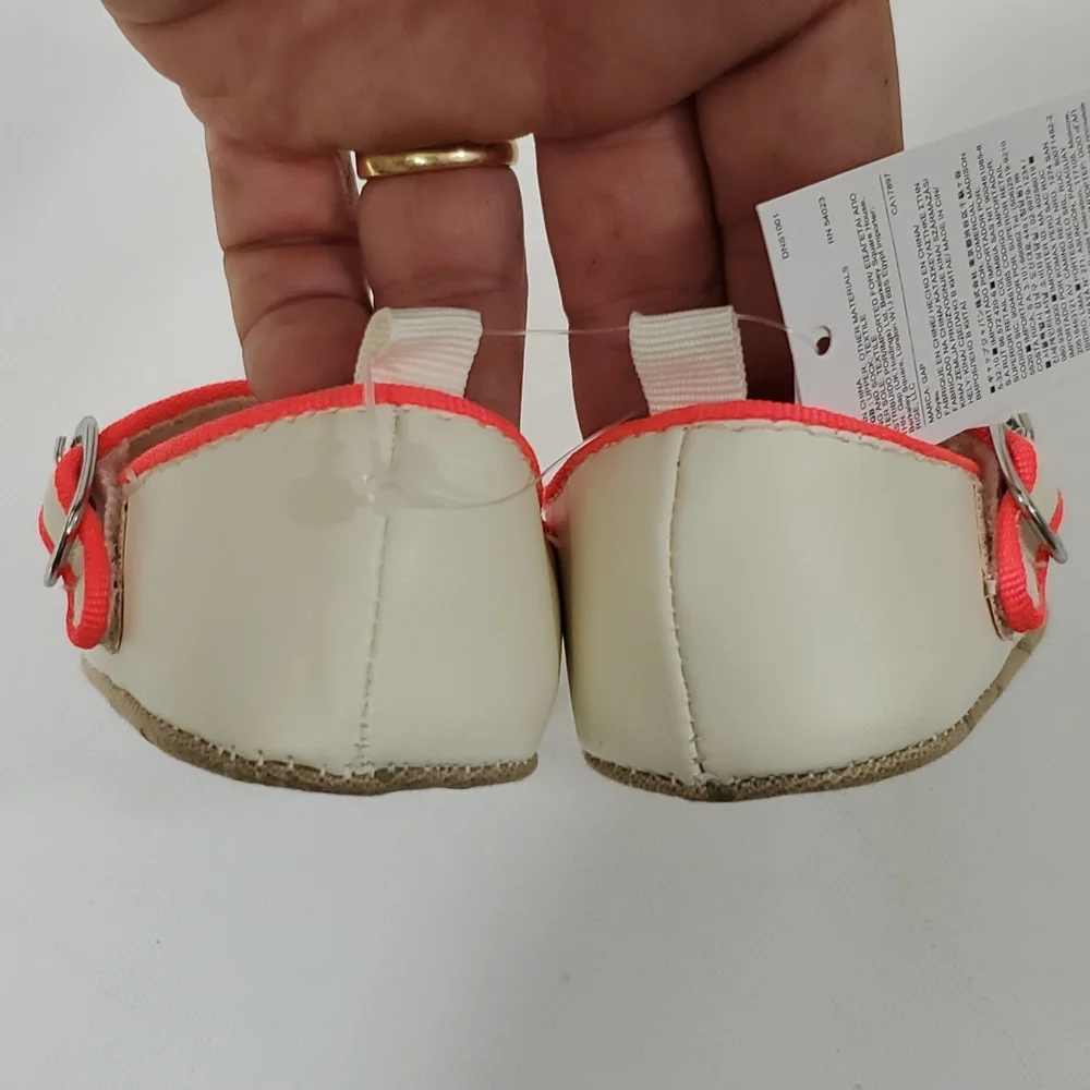 Gap baby girl dress shoes size 3-6 months